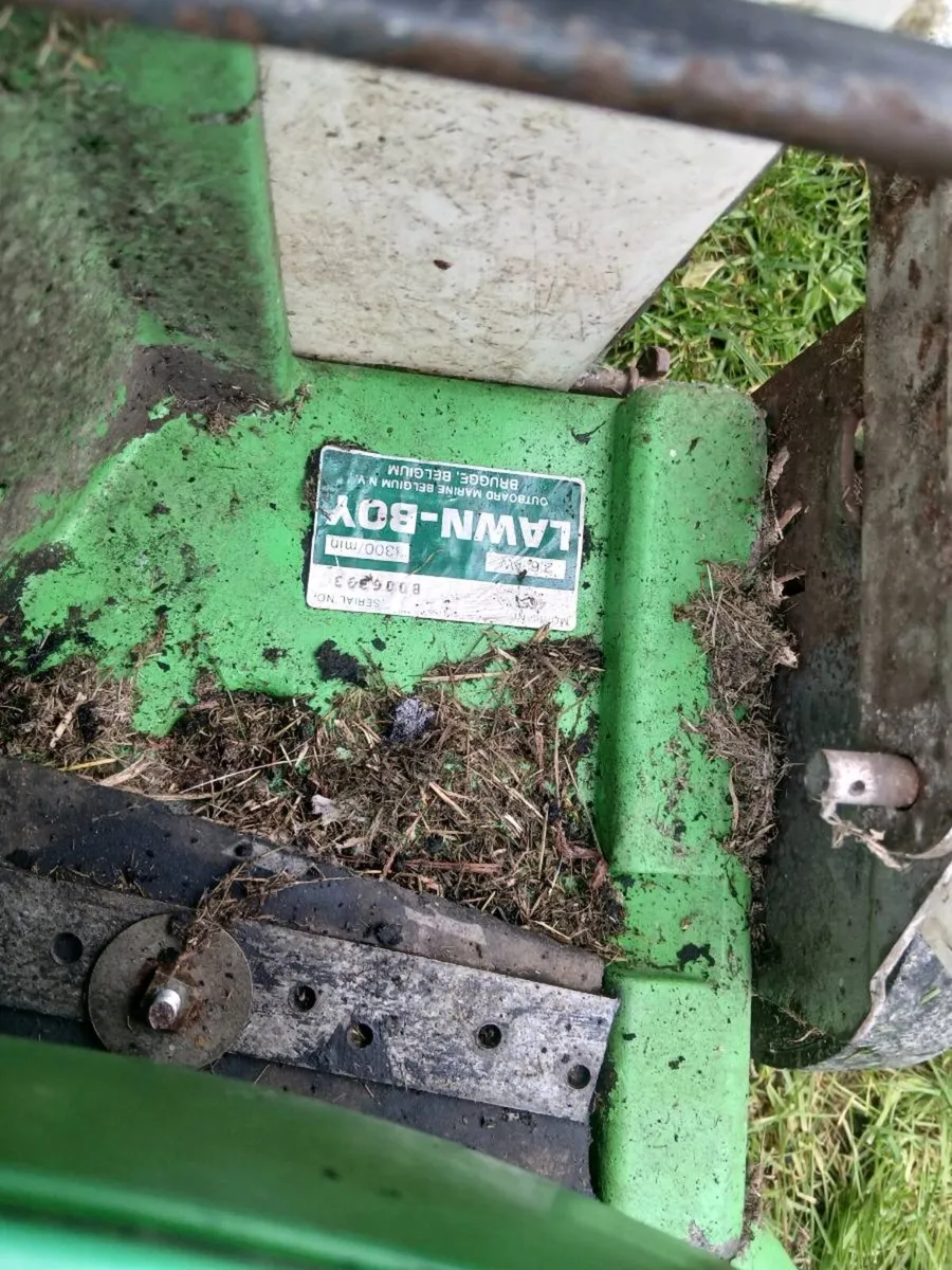 Lawn boy vintage mower - Image 2
