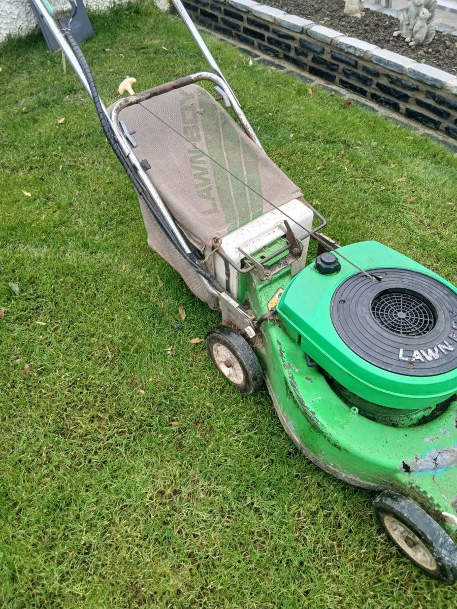 Lawn boy vintage mower - Image 3