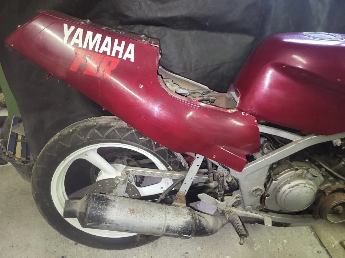 Yamaha fzr 250 - Image 3