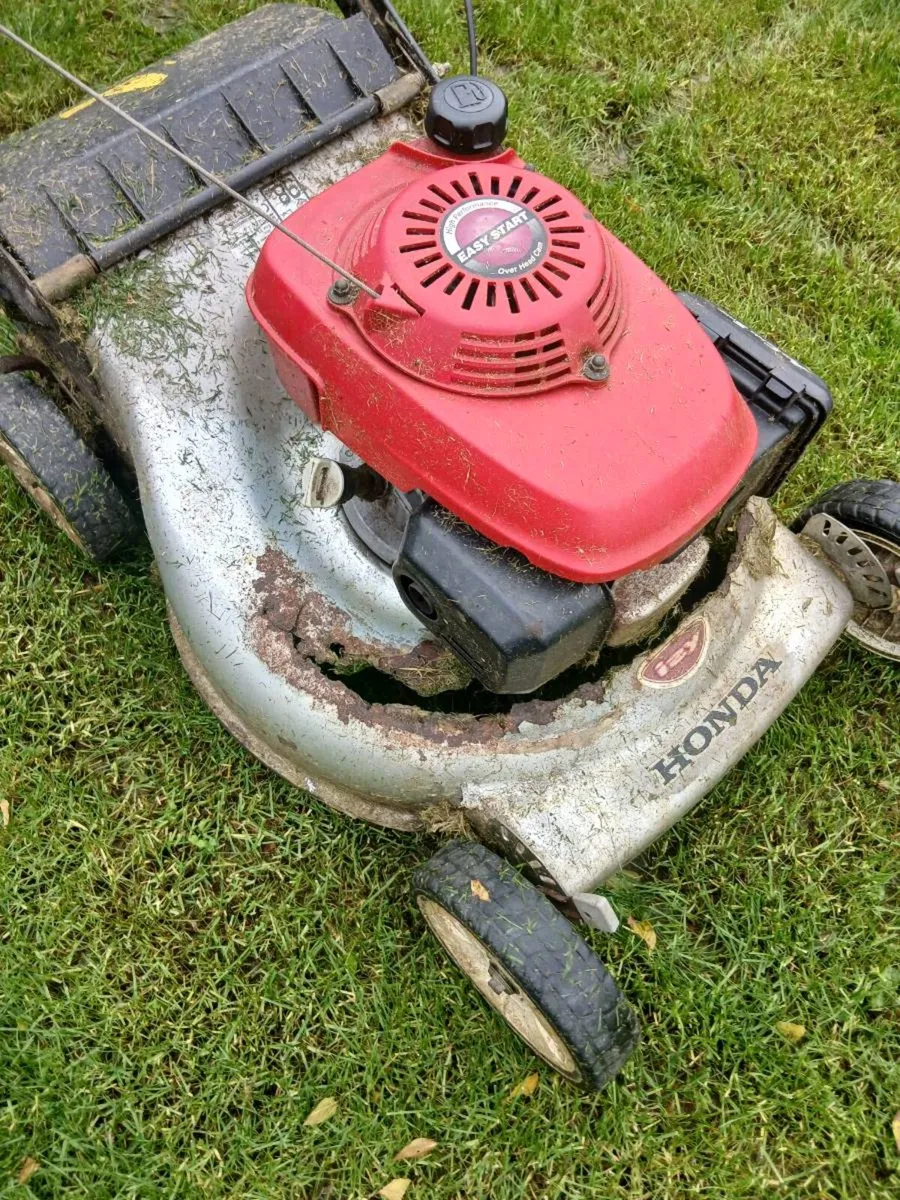 Honda izzy lawnmower - Image 1