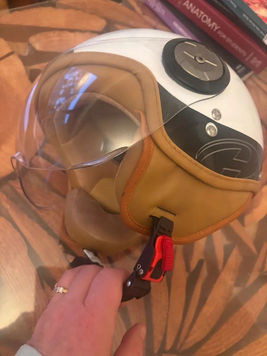Moped/scooter/motirbike helmet Held German brand - Image 3