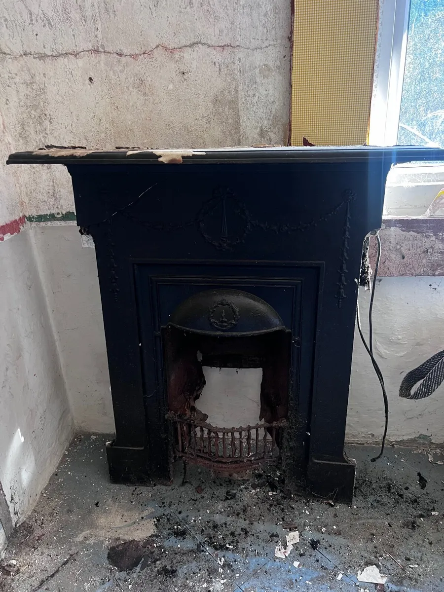 original Victorian / Edwardian Fireplace - Image 2