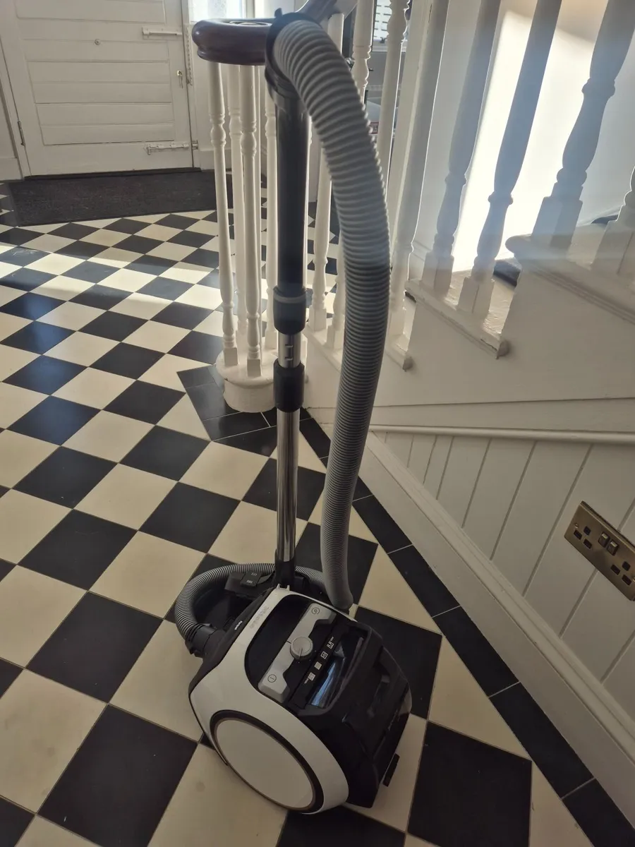 Miele Boost CX1 Parquet Hoover - Image 1