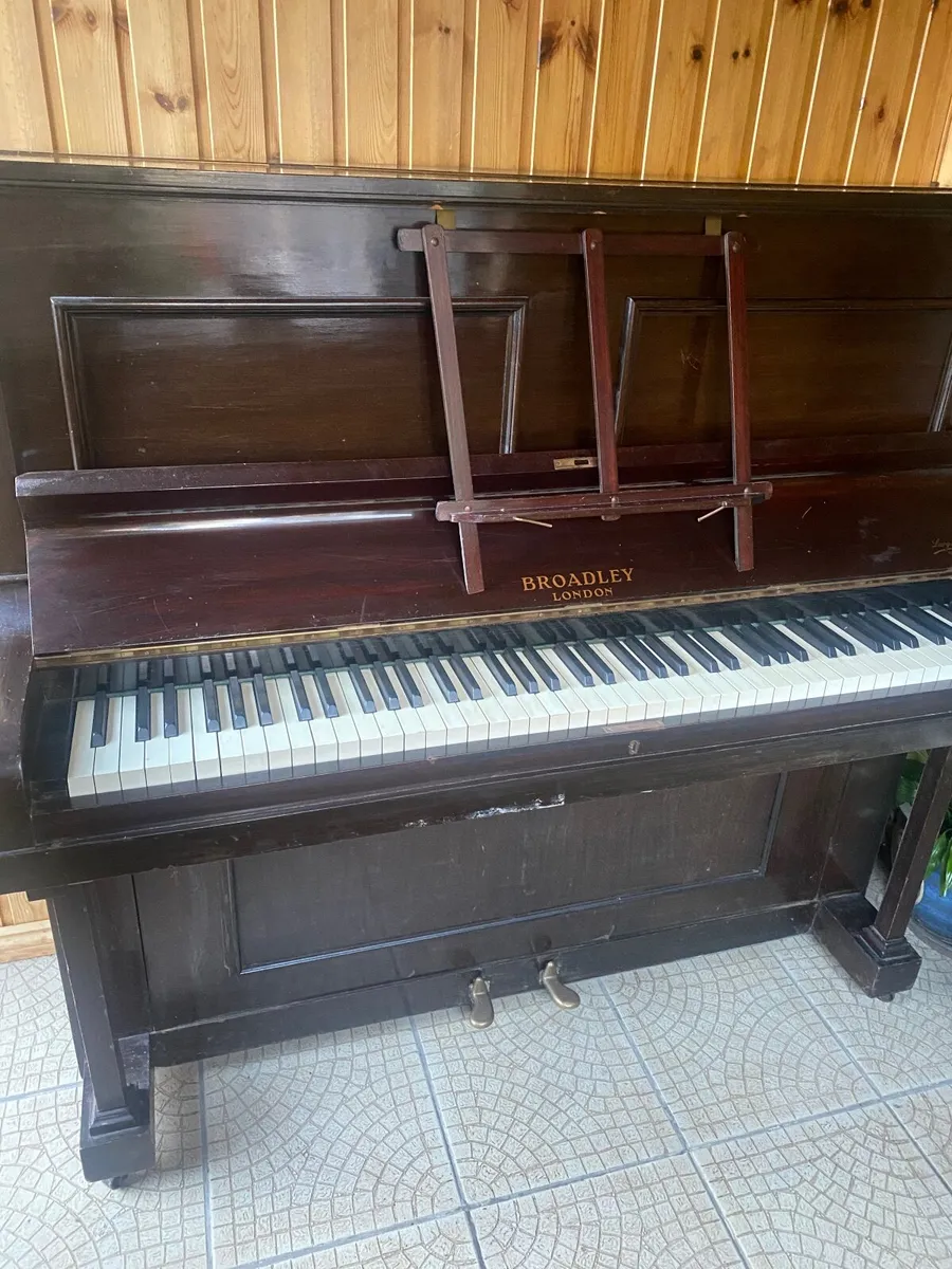 Piano - Image 1