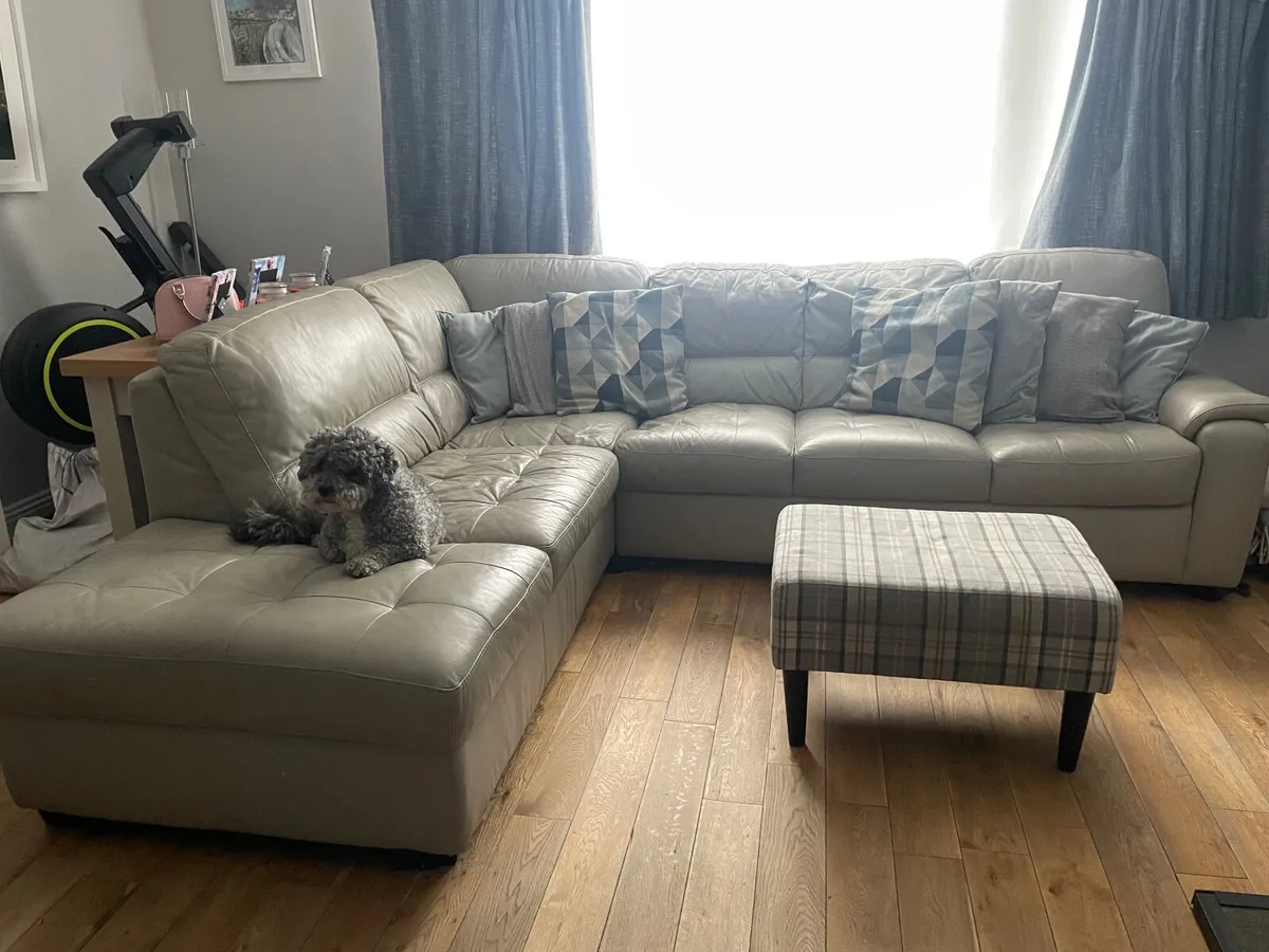 Couch - Image 2