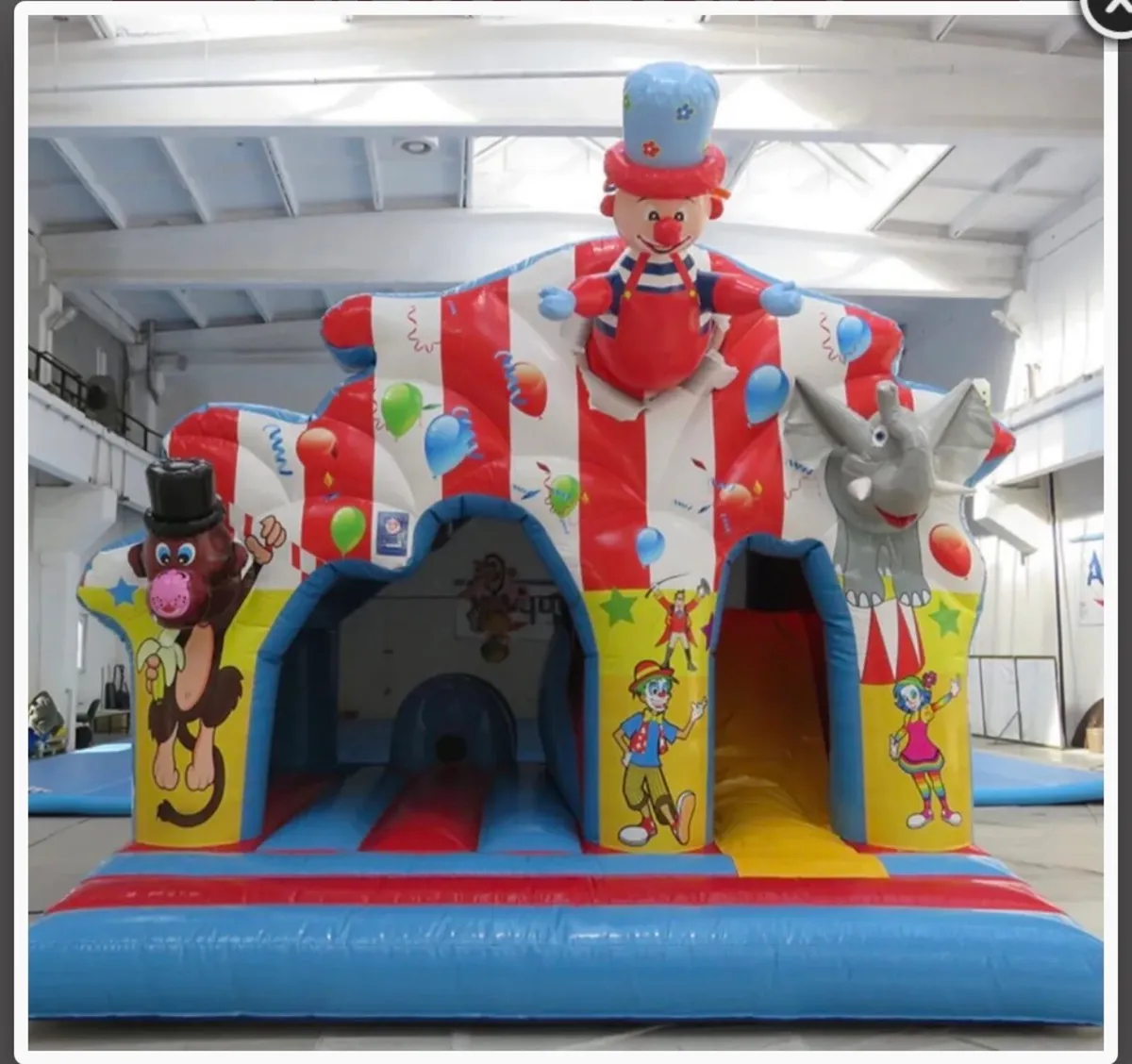 Bouncy castles - Image 1