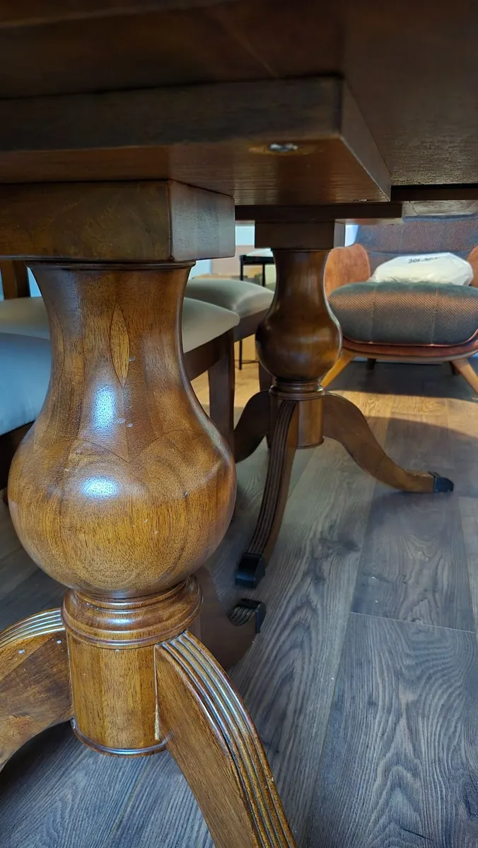 Dining table & chairs - Image 4