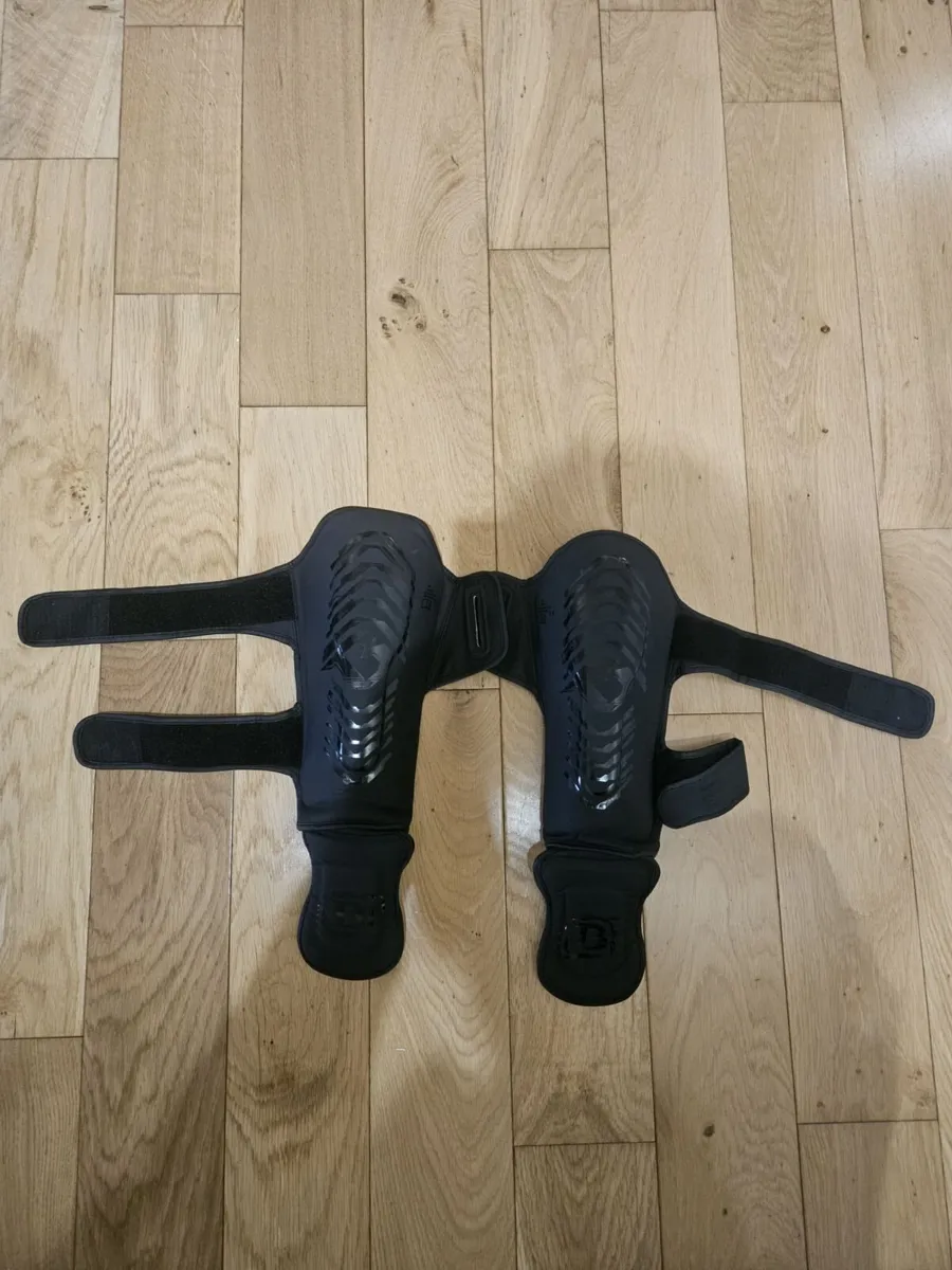 Booster Fight Gear SG Youth Elite V2 Shinguards - Image 1