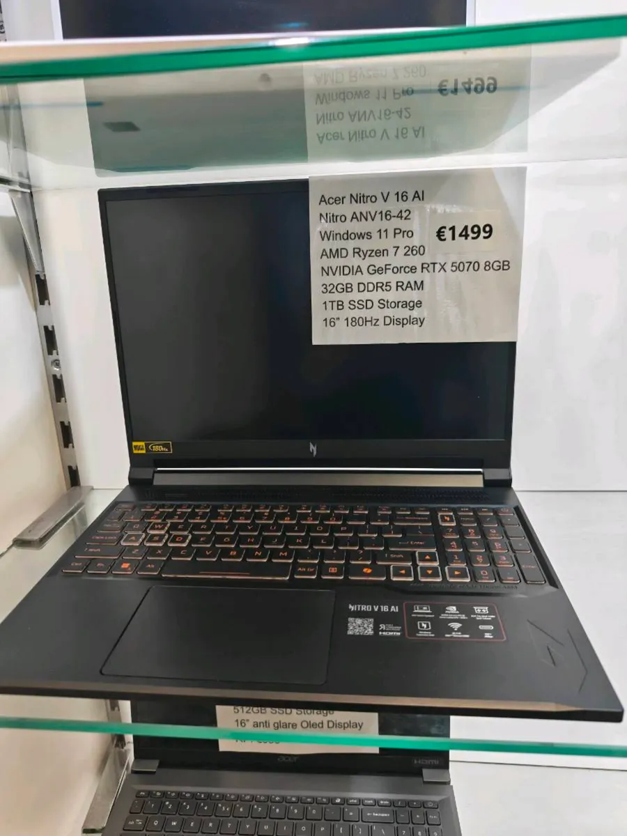Acer Nitro V 16  AI