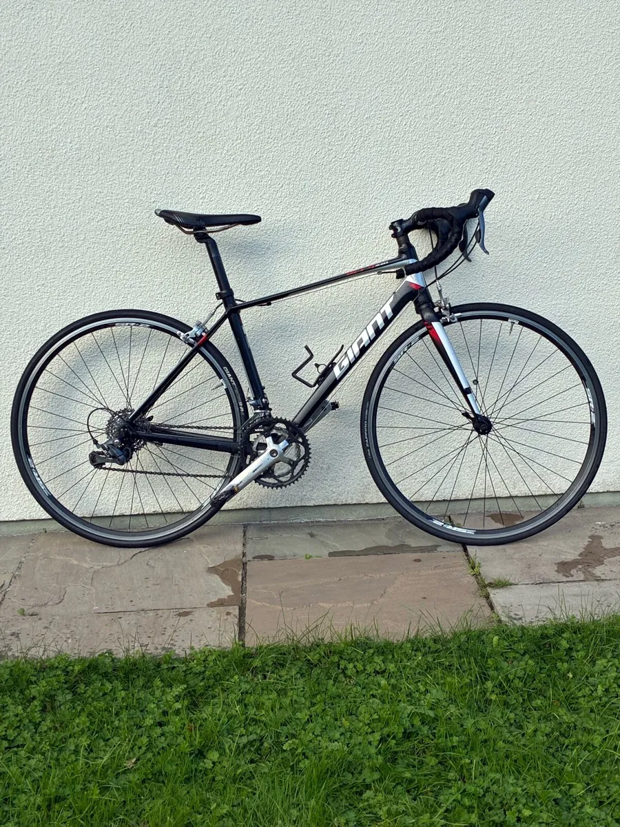Giant Defy 5 Road Bike - Size Small - Image 1