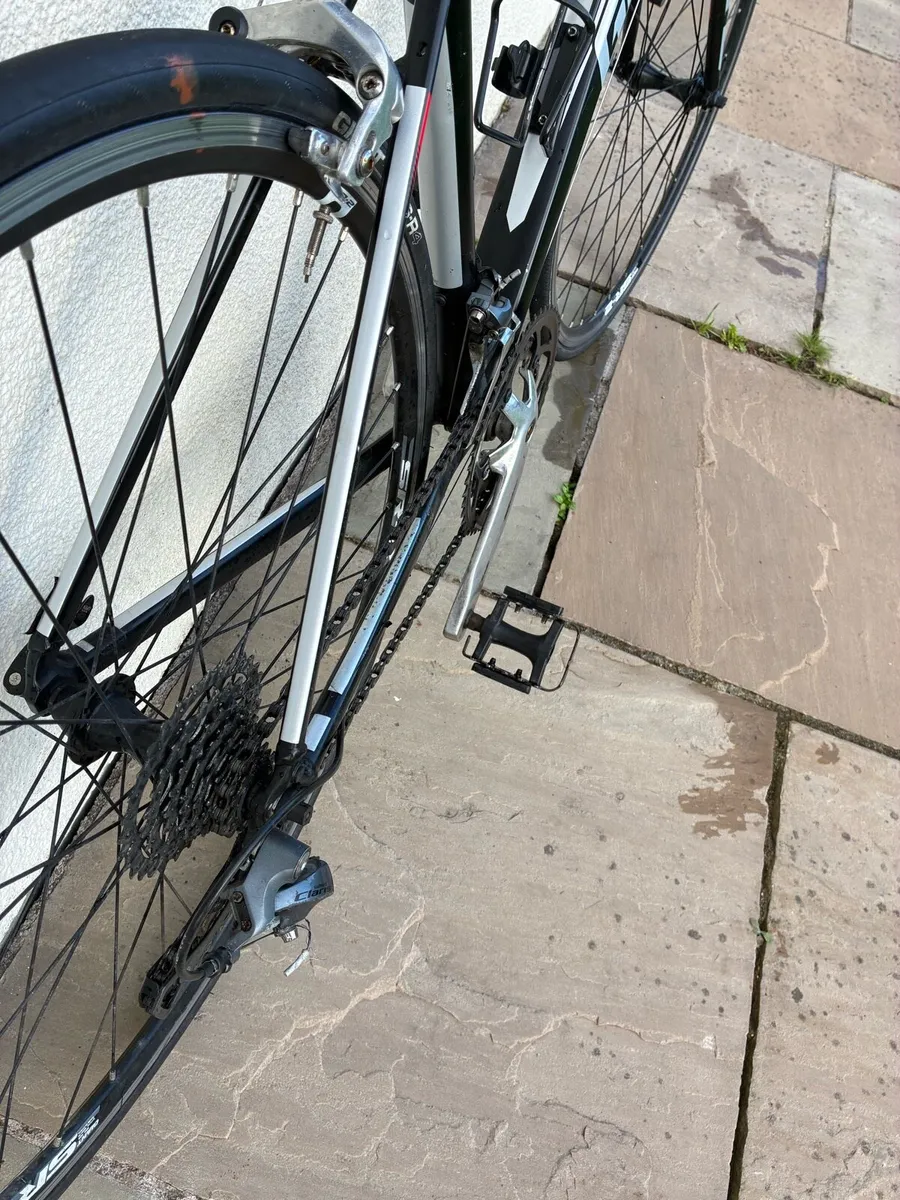 Giant Defy 5 Road Bike - Size Small - Image 4