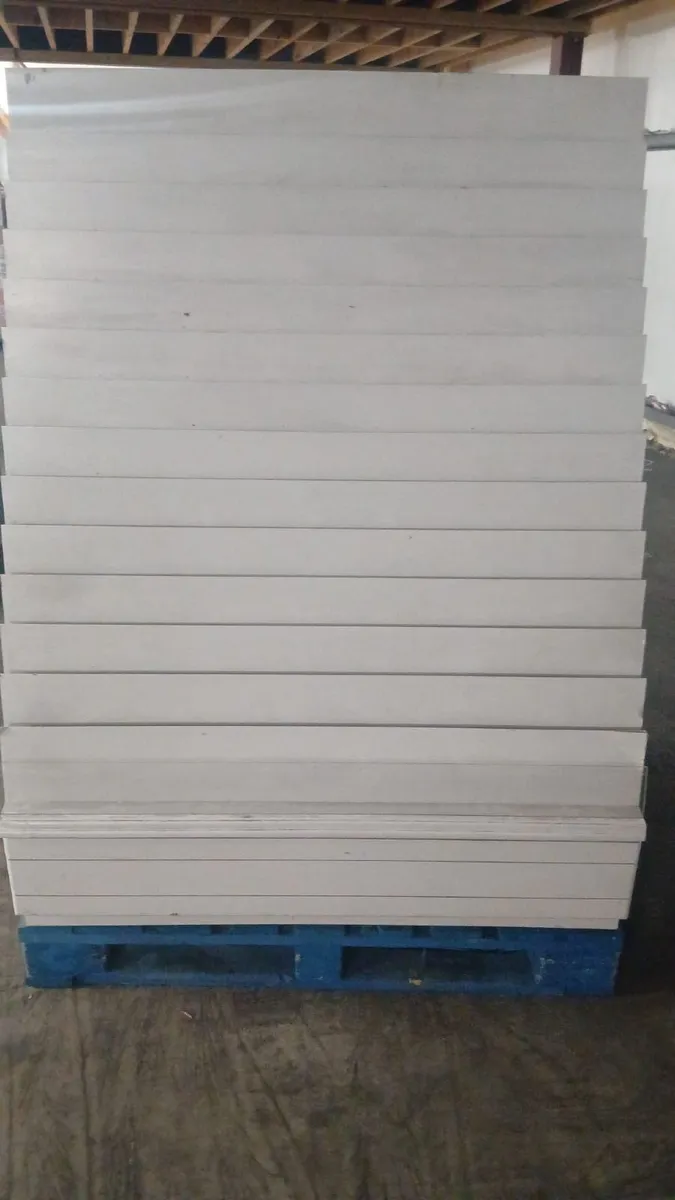 Card stand - Image 1