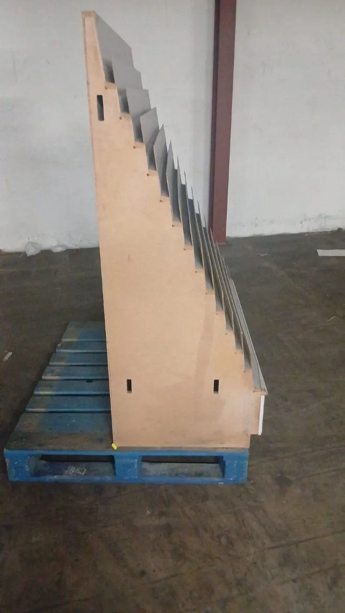 Card stand - Image 2