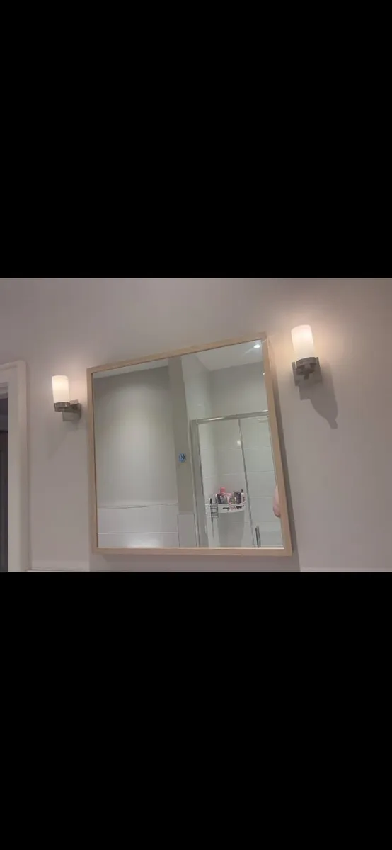 Bathroom mirror & wall lights - Image 2