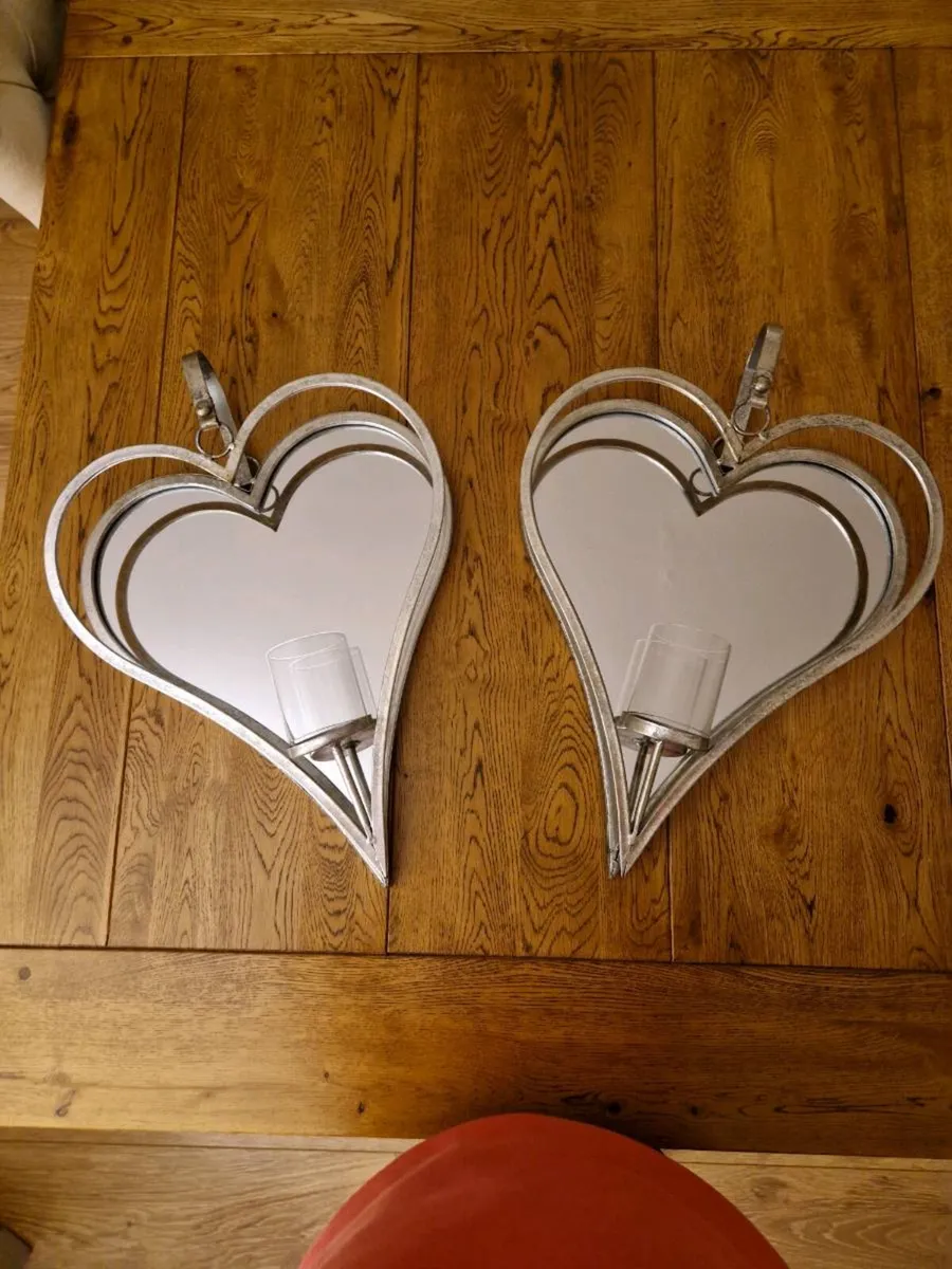 2 Wall Sconces - Image 1