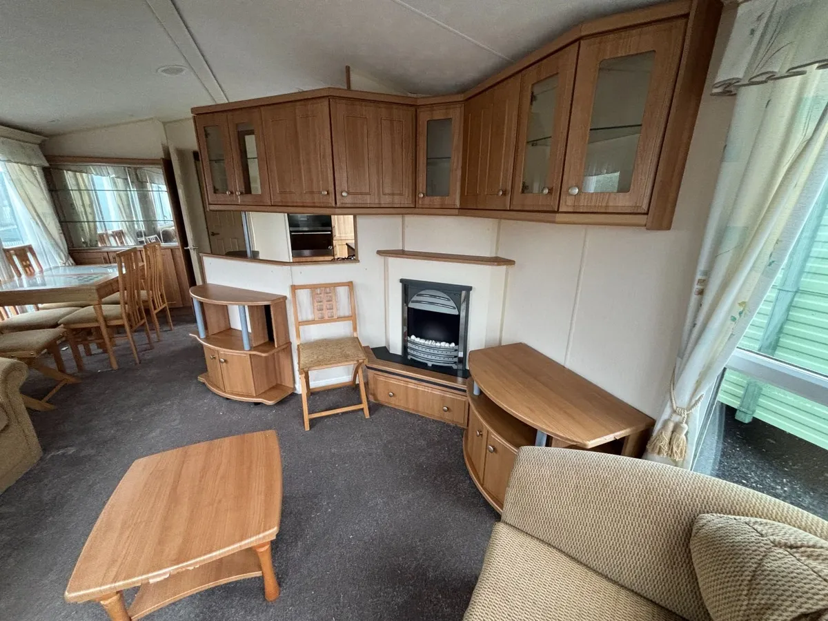 38 x 12 Willerby 3Bed, D/G & C/H. Free Delivery. - Image 3