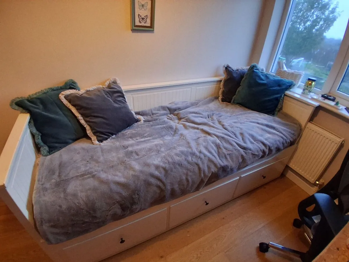 Ikea daybed
