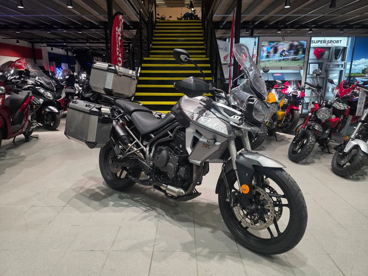 Triumph Tiger 800 XRT - Image 1