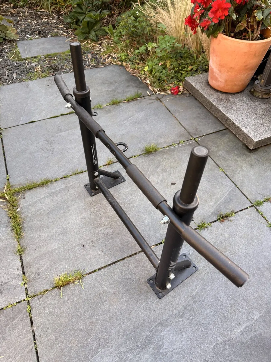 Pull up bar