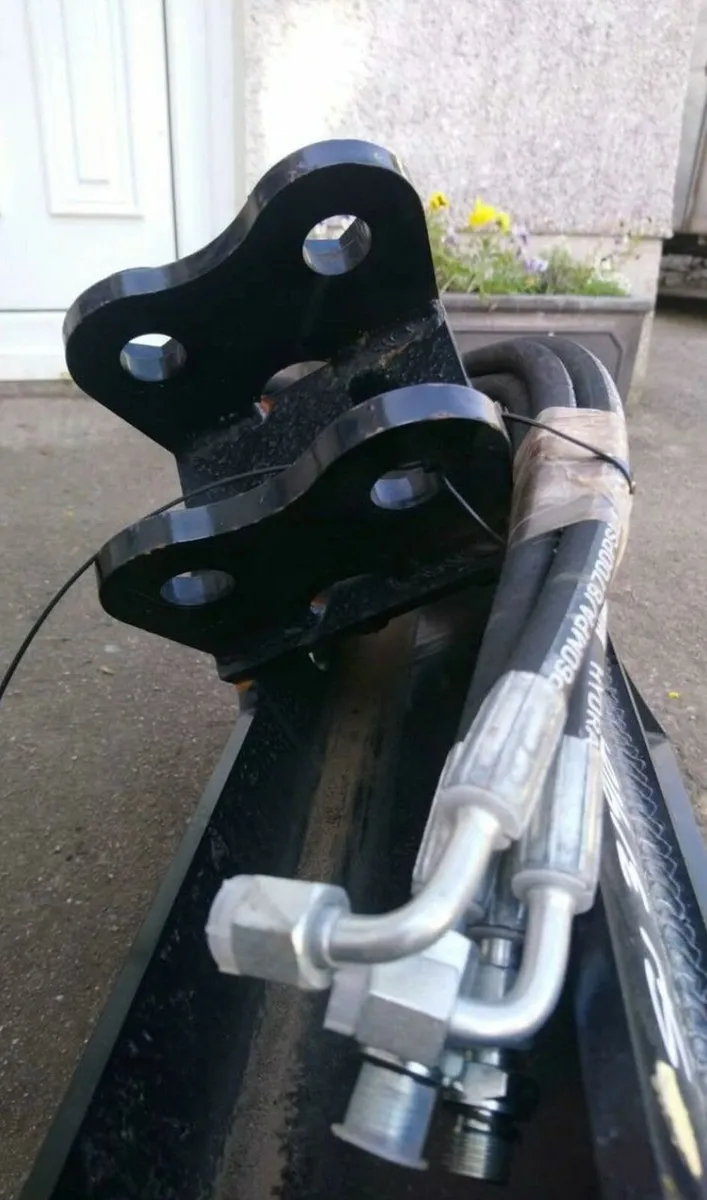 2  FOOT TILTING BUCKET ( 25mm pins ) - Image 3