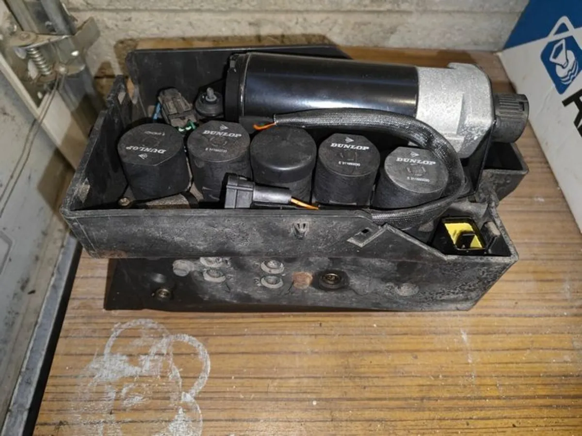 Range Rover parts - Image 1