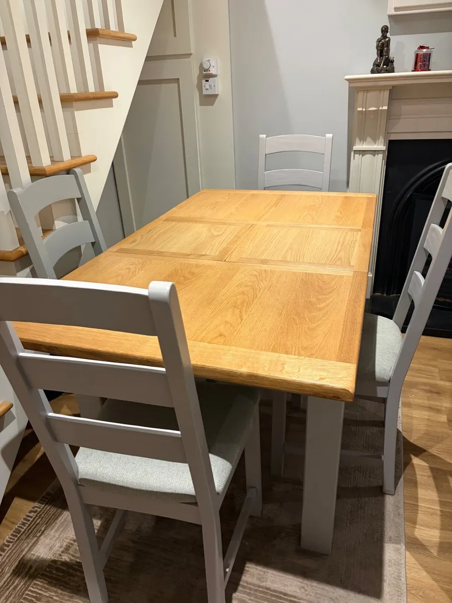 Dining Table (with extension) and 4 chairs - Image 3