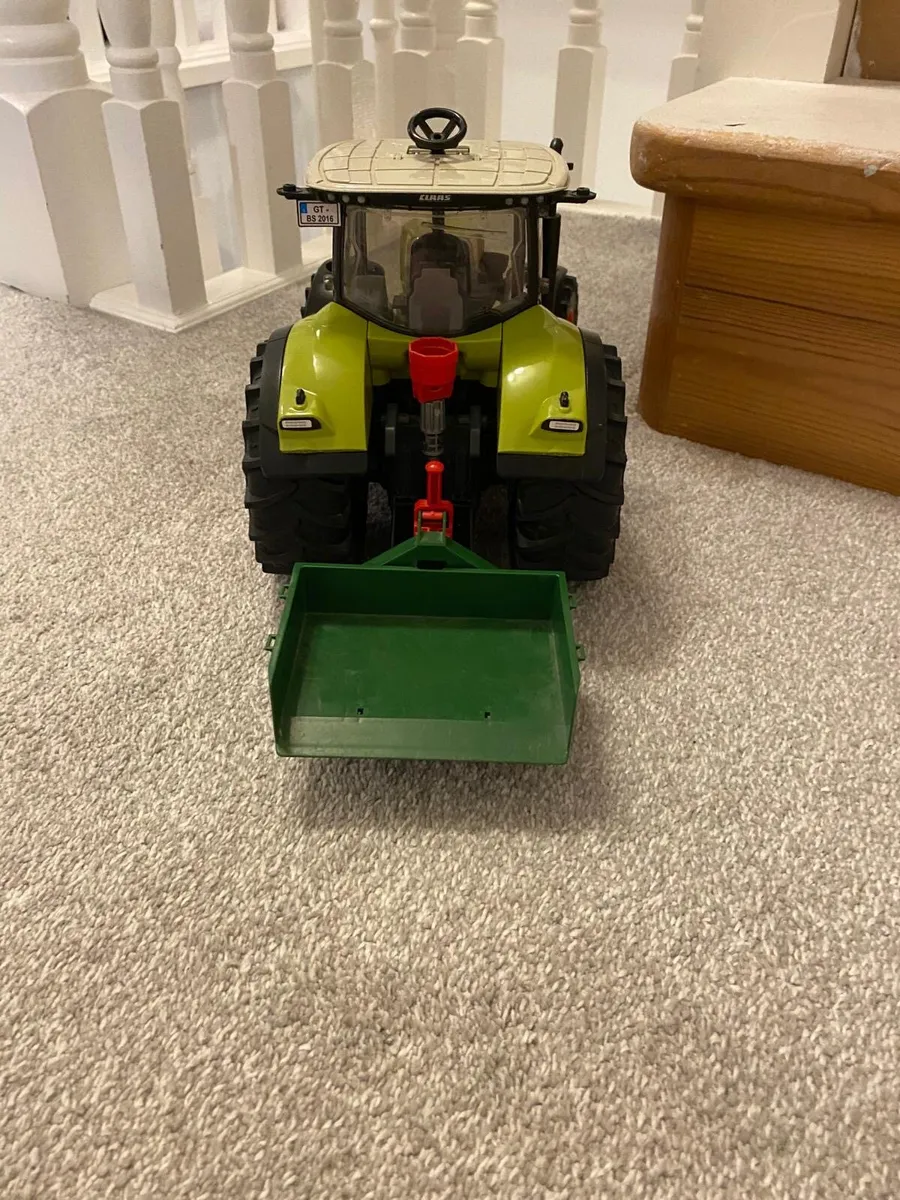 Bruder class tractor and accessories - Image 3