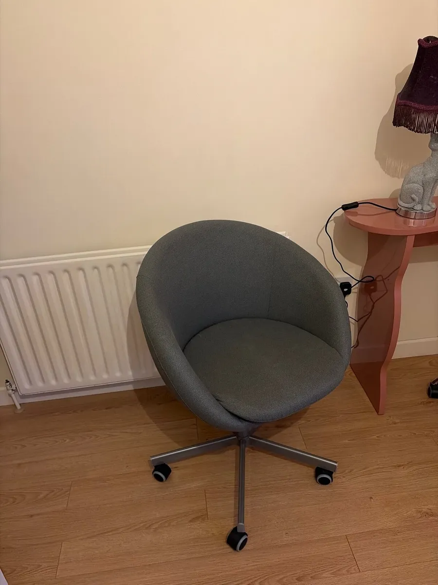 Office chair - Image 1
