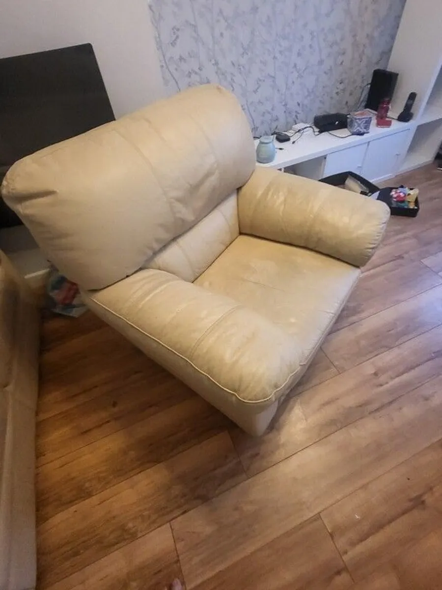 2 seater and 1 seater leather sofas both reclining - Image 2