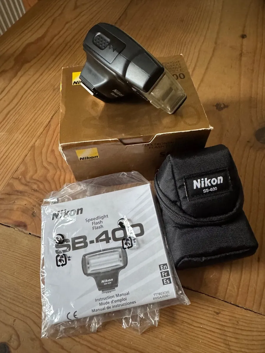 Nikon SB400 - Image 4