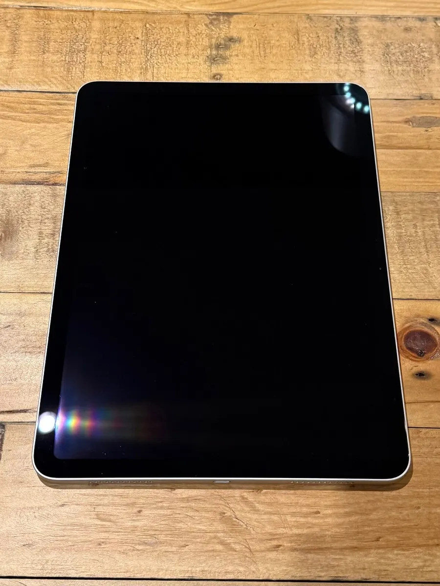 iPad Air M4, 128GB, Starlight + Smart folio - Image 2