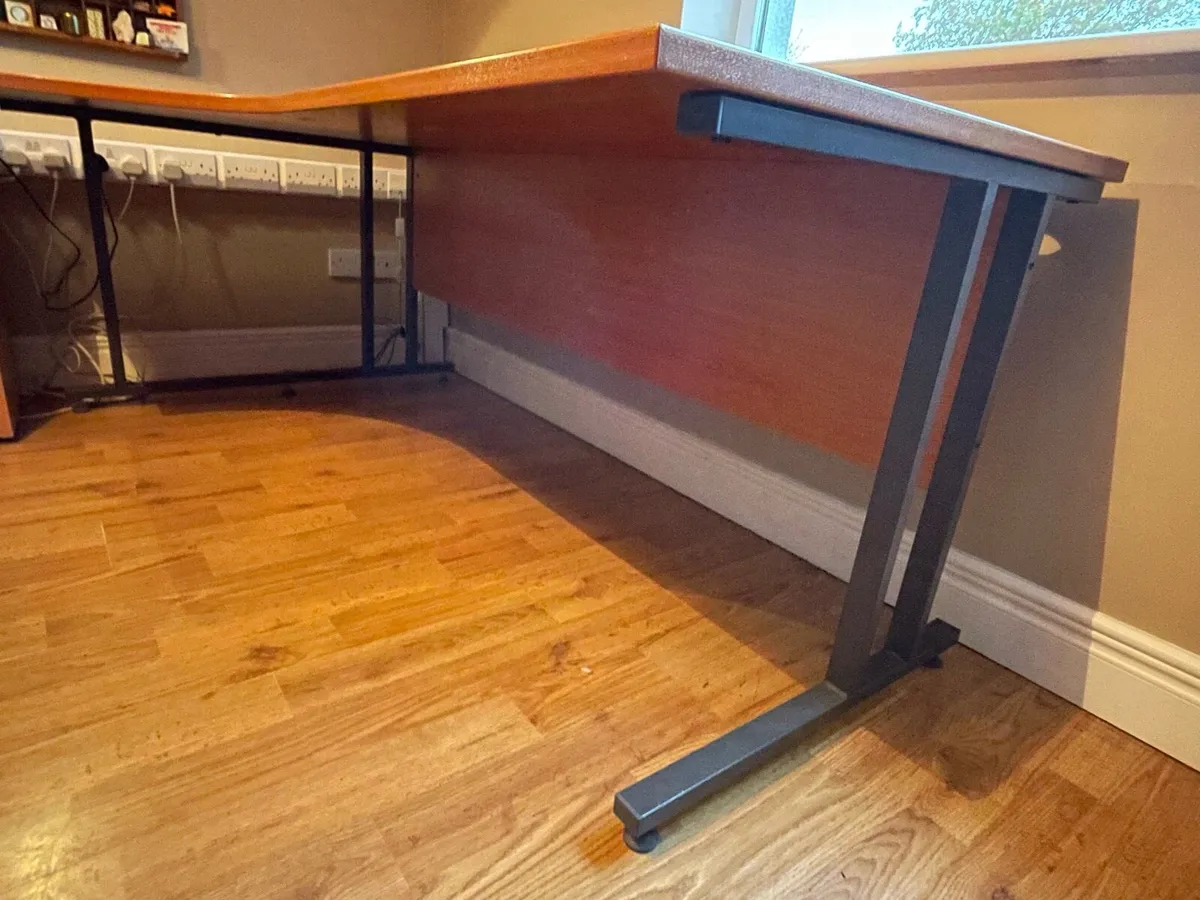 Left hand corner office desk - Image 3