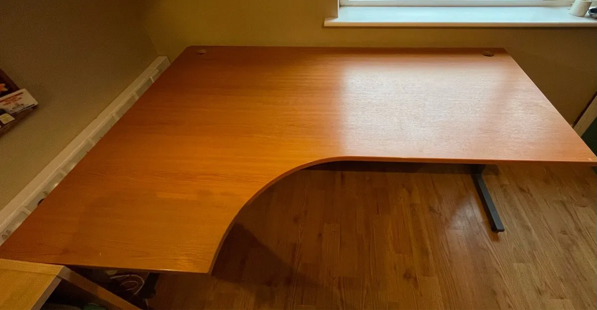 Left hand corner office desk - Image 1