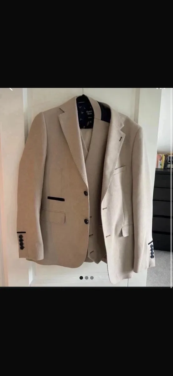 Cream Suit - Worn once - Image 1