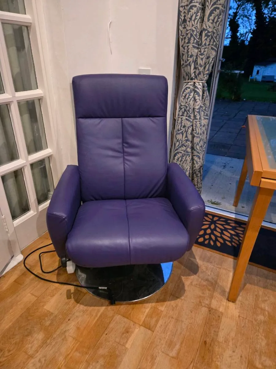 Swivel armchair - Image 1