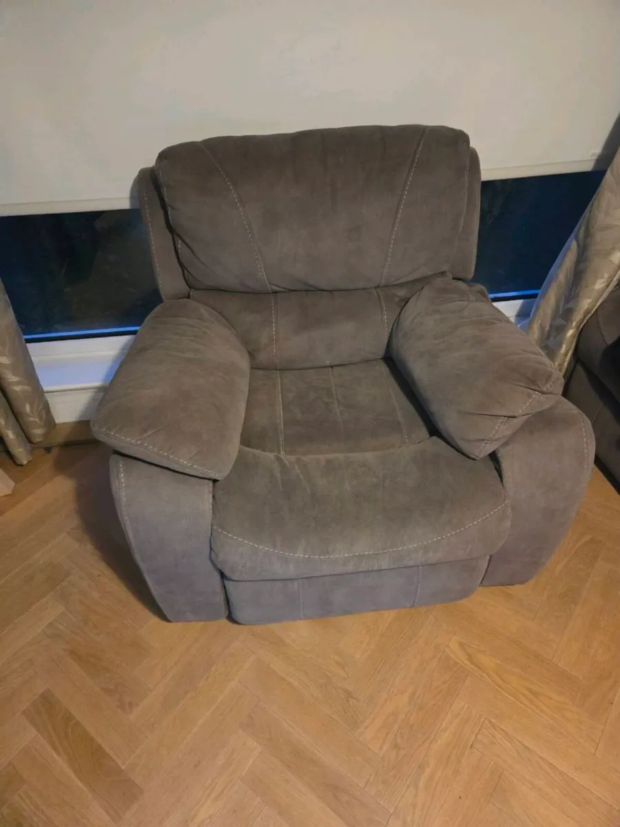 Couch - Image 2