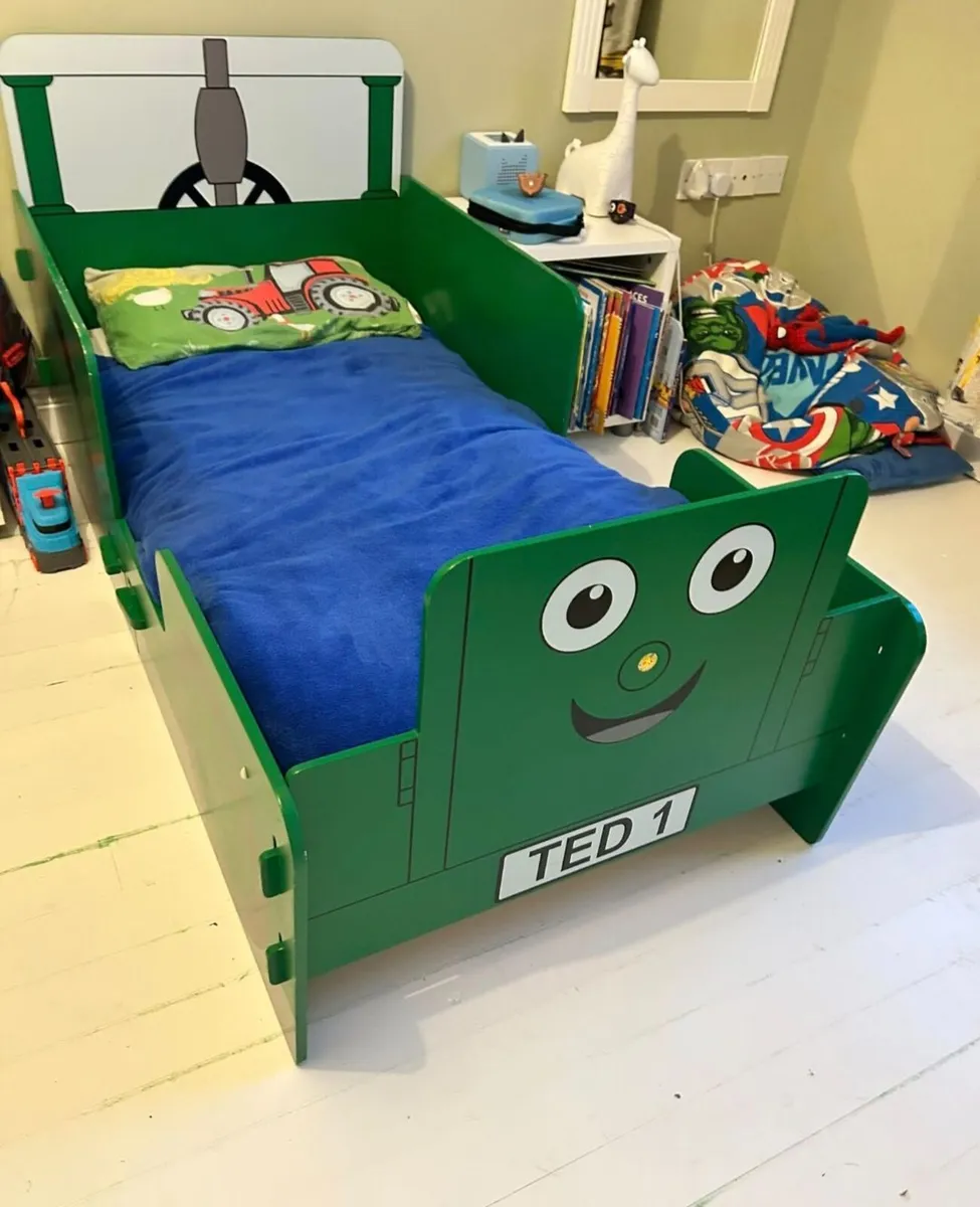 Toddler bed - Image 1