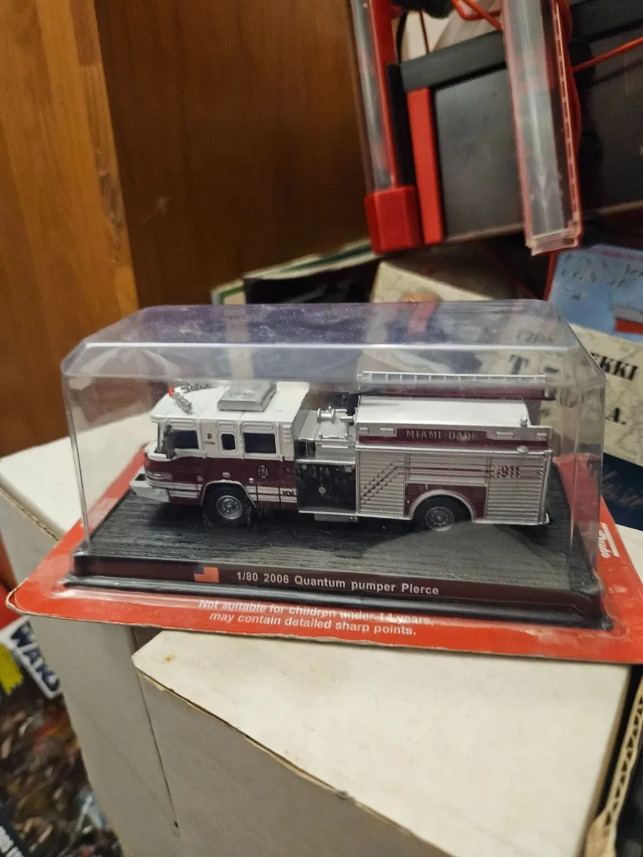 Corgi Atlas Fire Engine - Image 1