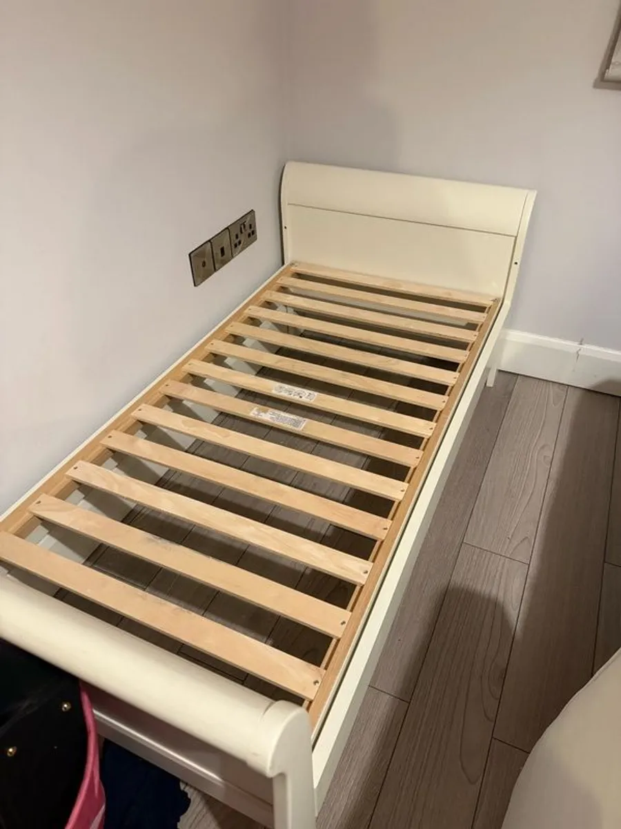 mama&papas Cot bed - Image 2