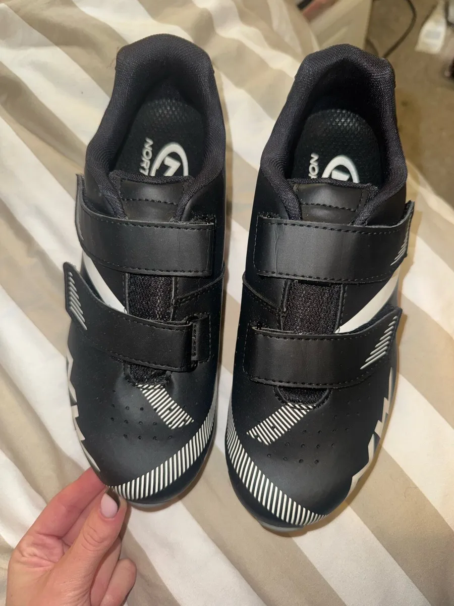 Cycling shoes - Image 2