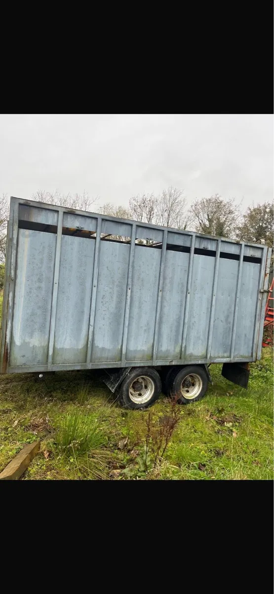 Cattle trailer - Image 1
