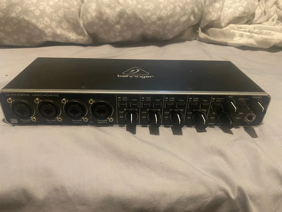 4 Channel Interface (Behringer UMC404HD) - Image 1