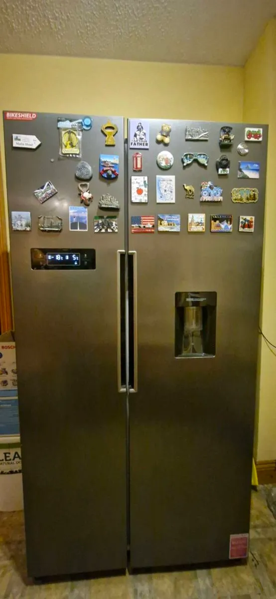 American Style Side by Side Fridge Freezer - Image 1