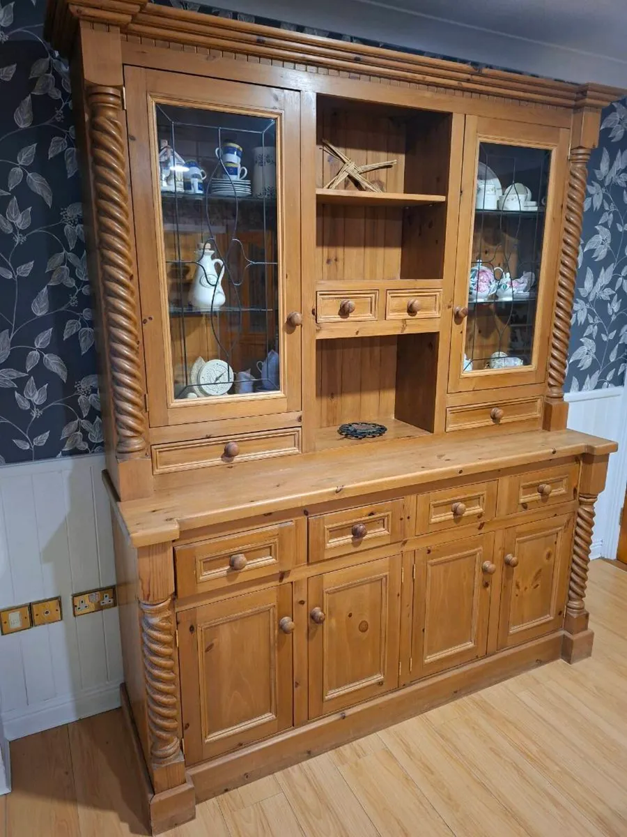 Vintage style pine kitchen dresser - Image 1