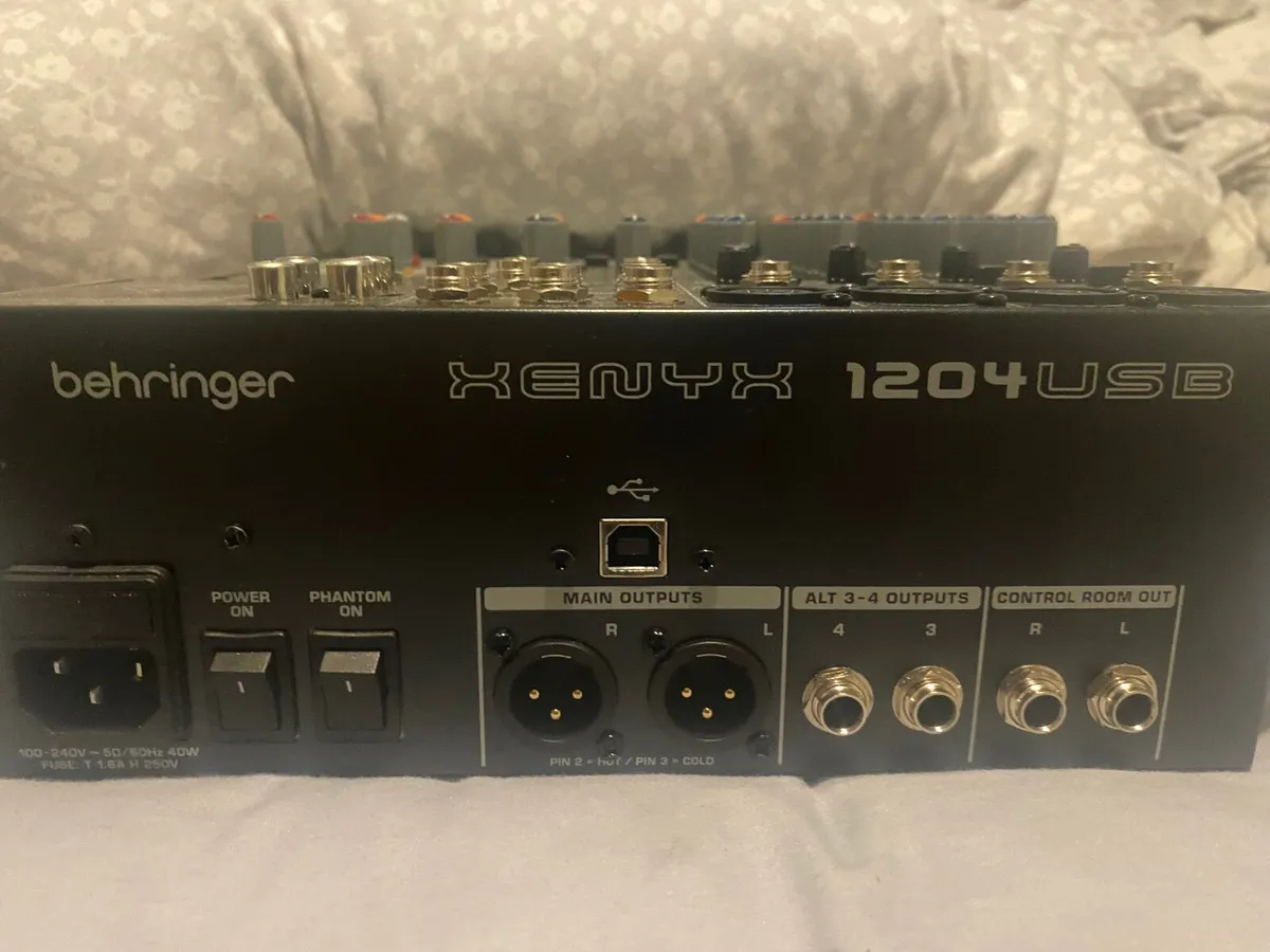 6 channel mixer usb interface. (Behringer XENYX) - Image 3