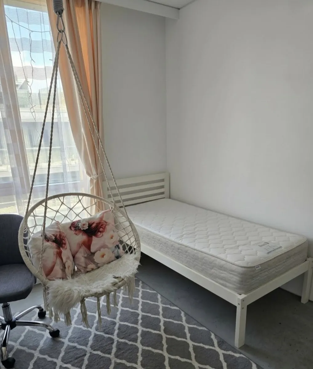 Single bed with mattress - Image 2
