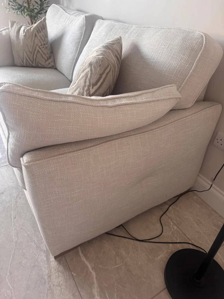 Couch - Image 2