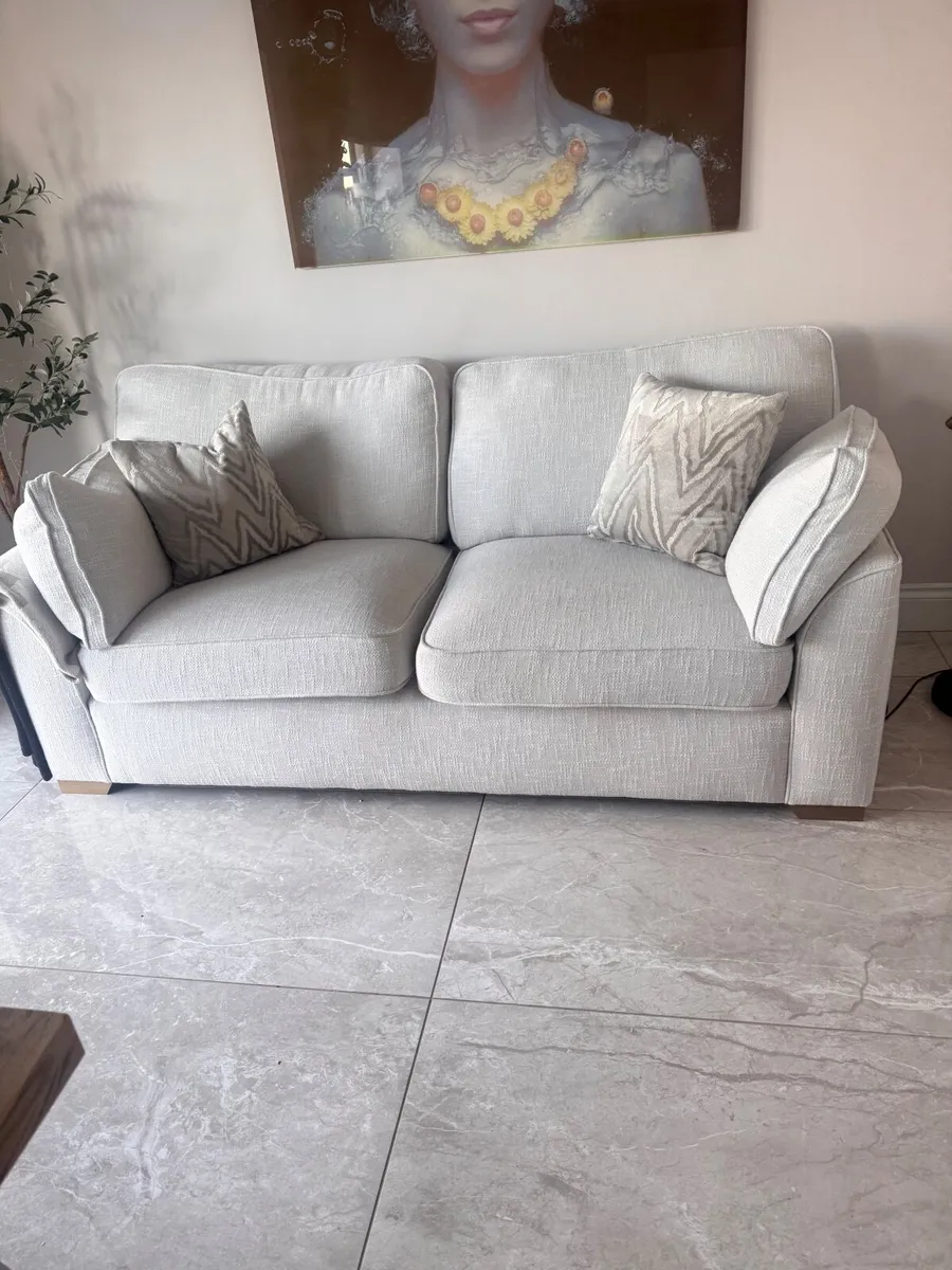 Couch - Image 3