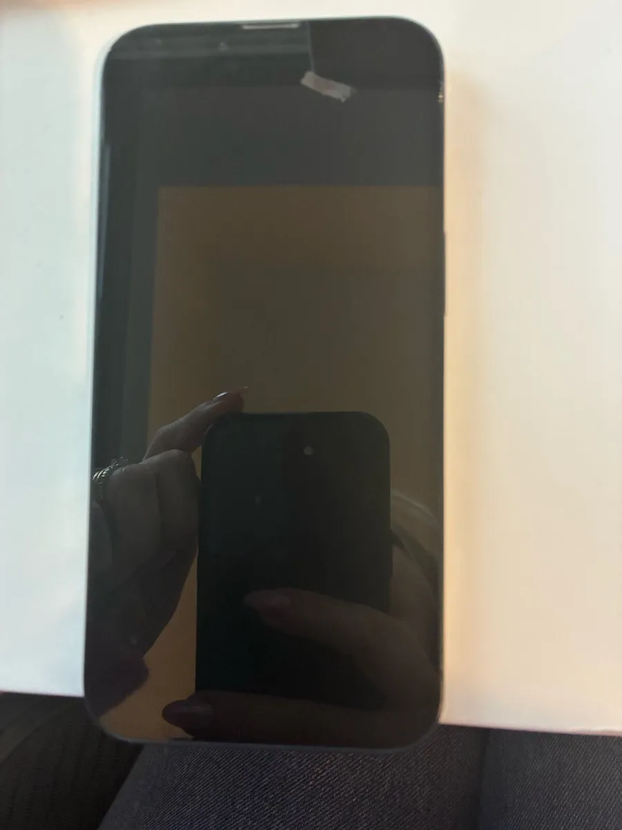 iPhone 13 - Image 2