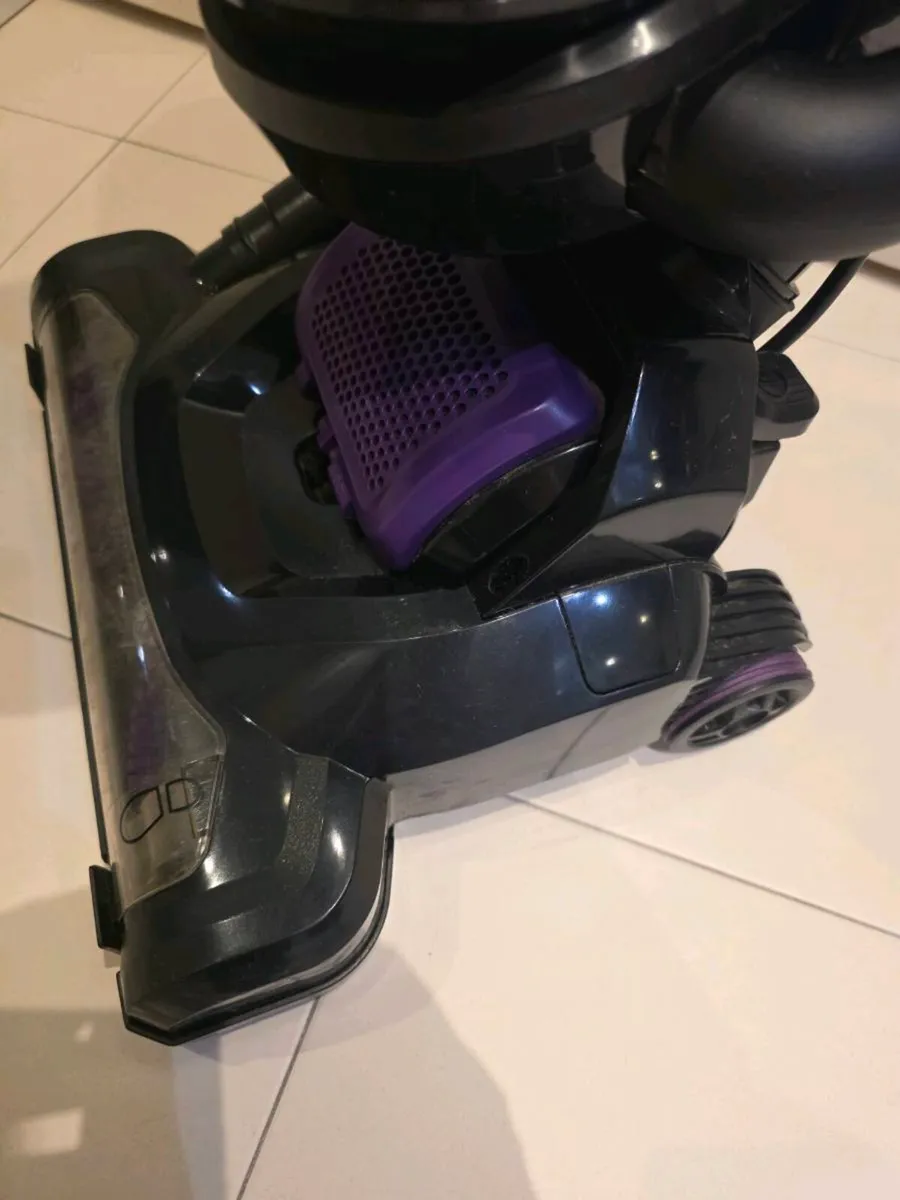 Vacuum Cleaner - Image 4